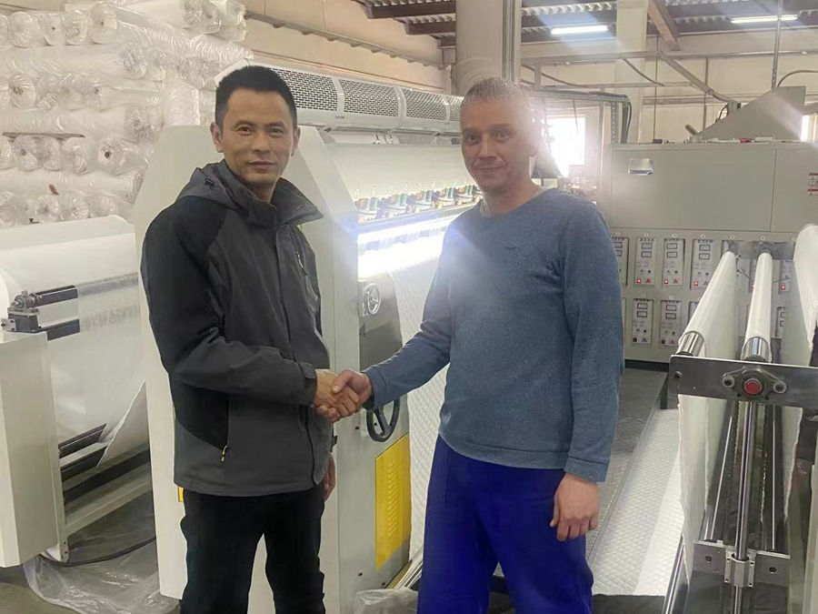 土耳其客戶購(gòu)買超聲波縫綻機(jī)